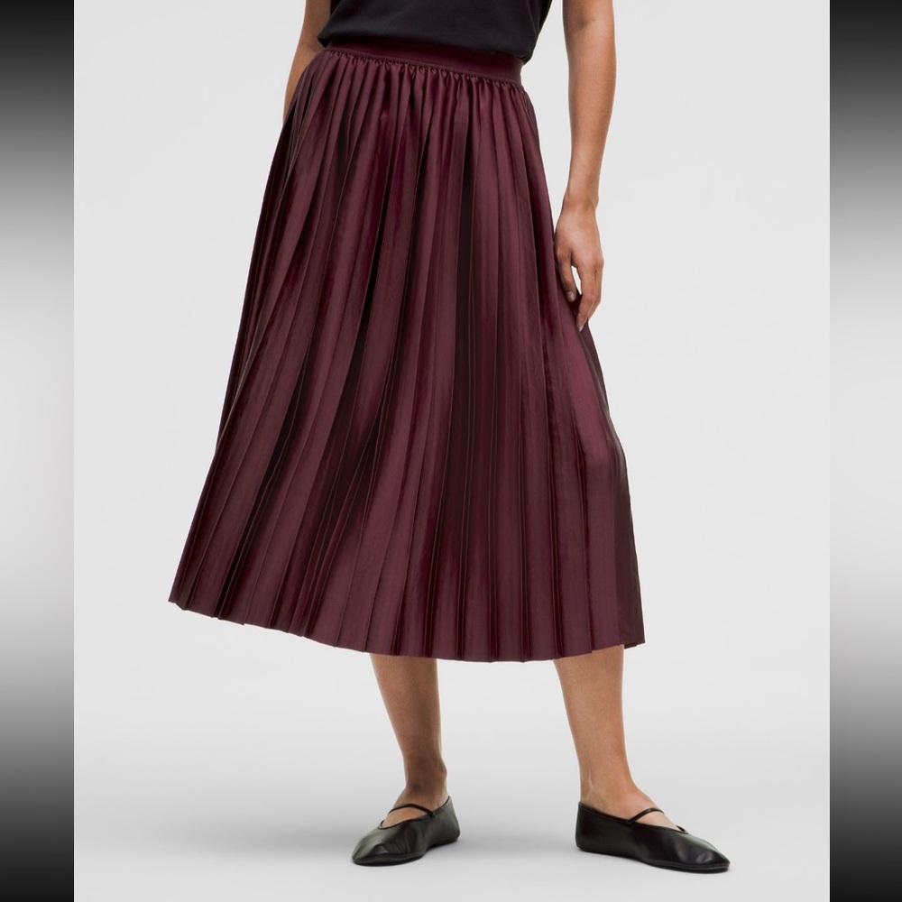 Lululemon Satin Pleated Skirt Garnet XL